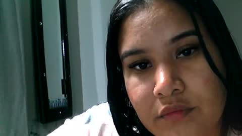 Snapshot of charlottequeen_21 chatting on 06/29/26, 01:23 charlottequeen_21 online show from 06/29/26, 01:23