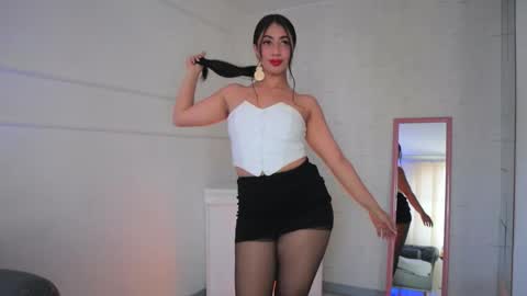 Snapshot of charlotterusso chatting on 11/27/25, 12:51 Lauren Rus online show from 11/27/25, 12:51