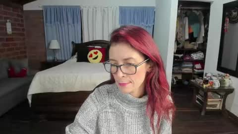 Snapshot of charlottewillson chatting on 10/21/25, 11:27 Charlotte online show from 10/21/25, 11:27