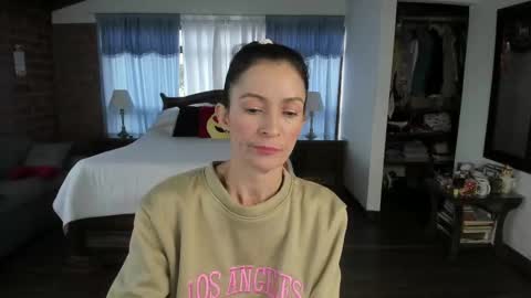 Snapshot of charlottewillson chatting on 10/22/25, 08:41 Charlotte online show from 10/22/25, 08:41