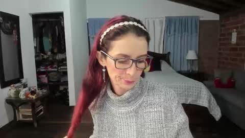 Snapshot of charlottewillson chatting on 11/16/25, 11:32 Charlotte online show from 11/16/25, 11:32