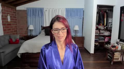 Snapshot of charlottewillson chatting on 11/21/25, 03:49 Charlotte online show from 11/21/25, 03:49