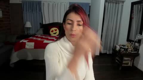 Snapshot of charlottewillson chatting on 12/04/25, 11:02 Charlotte online show from 12/04/25, 11:02