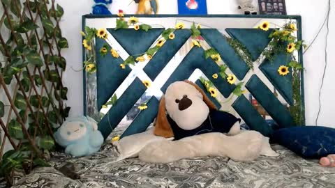 charly_evans60 online show from 12/05/25, 03:26