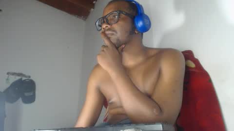 charly_vergonti_ online show from 09/15/25, 10:04