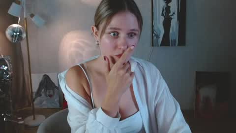 Michelle  online show from 06/10/26, 07:29