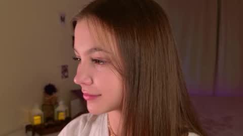 Snapshot of charming_bliss chatting on 09/18/25, 03:58 Kaylee online show from 09/18/25, 03:58