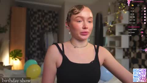 my fansly Charming daisy              My Wishlist  for new toys     online show from 11/18/25, 07:24