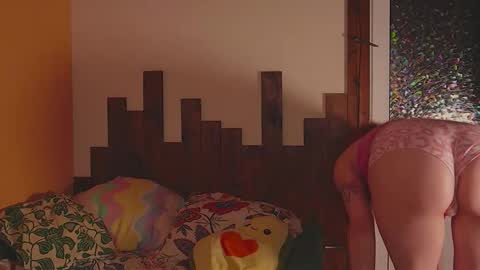 Snapshot of charming_lilly chatting on 01/14/26, 08:25 Lissa online show from 01/14/26, 08:25