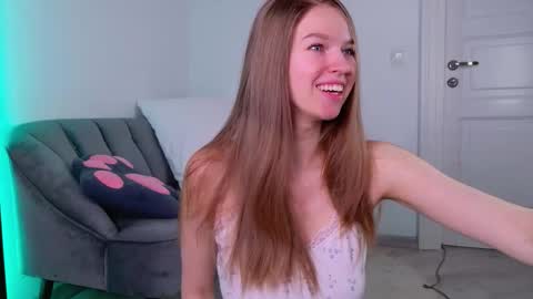 Snapshot of charming_ruru chatting on 02/22/26, 06:02 Ruru online show from 02/22/26, 06:02