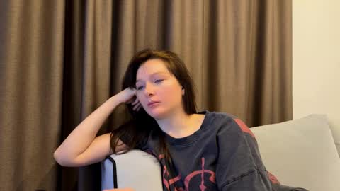 katie online show from 02/12/26, 03:07