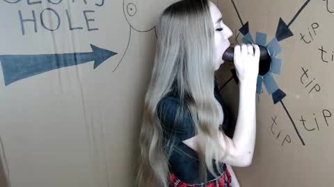 Anna online show from 11/29/25, 09:56