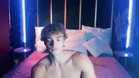 Snapshot of chase_muscular chatting on 09/21/25, 10:28 Chase online show from 09/21/25, 10:28