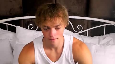 Snapshot of chase_muscular chatting on 10/15/25, 08:31 Chase online show from 10/15/25, 08:31