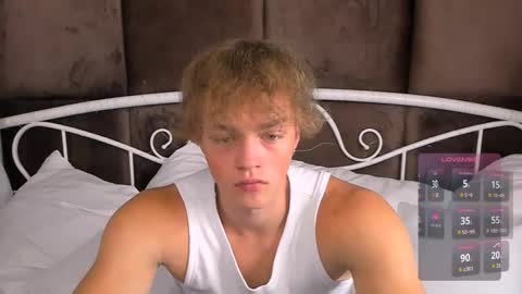 Snapshot of chase_muscular chatting on 10/19/25, 03:34 Chase online show from 10/19/25, 03:34