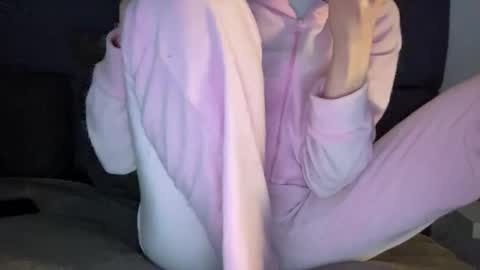 Vicky online show from 05/03/26, 09:43