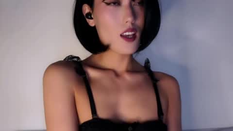 JASMINE   usually going live about 2 am UTC  online show from 05/05/26, 03:47