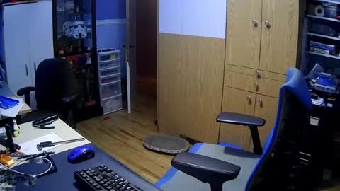 wanaBeYourToy online show from 12/16/25, 11:15