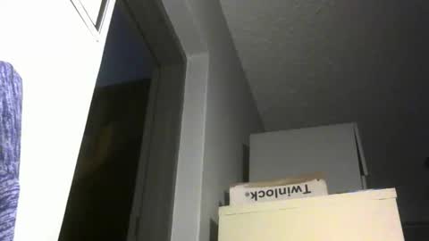 Snapshot of chaturbatordeluxe chatting on 05/17/26, 04:54 chaturbatordeluxe online show from 05/17/26, 04:54