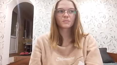 Olivia online show from 04/21/26, 10:34