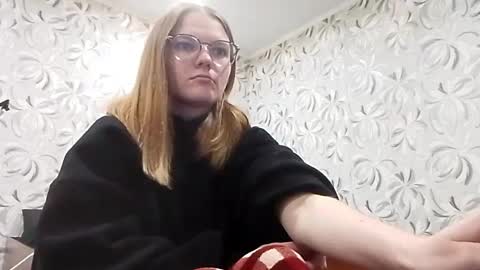 Snapshot of chauknispel chatting on 05/17/26, 09:22 Olivia online show from 05/17/26, 09:22