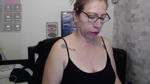 CHAYLA VICTORIA RUIZ  online show from 09/22/25, 11:56