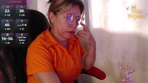 CHAYLA VICTORIA RUIZ  online show from 12/04/25, 11:30