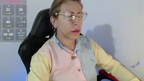 CHAYLA VICTORIA RUIZ  online show from 06/25/26, 10:20