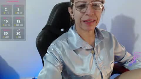 CHAYLA VICTORIA RUIZ  online show from 06/26/26, 10:19