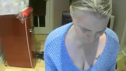 chealsiek online show from 09/29/25, 01:00