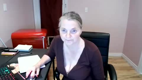 chealsiek online show from 10/22/25, 11:59