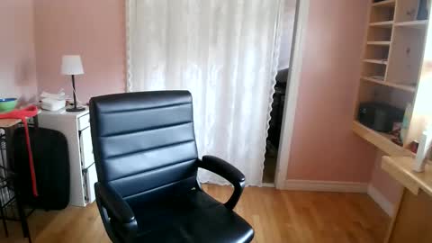 chealsiek online show from 04/24/26, 04:09
