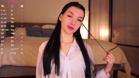 Snapshot of cheekie_breekie chatting on 02/06/26, 05:12 Lia online show from 02/06/26, 05:12