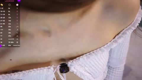 Snapshot of cheekie_breekie chatting on 02/17/26, 05:19 Lia online show from 02/17/26, 05:19