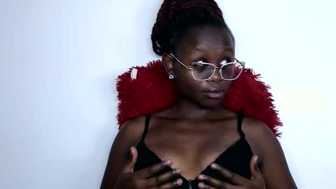 cheeky_charms online show from 09/25/25, 02:21