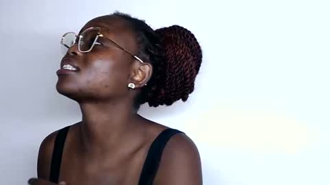 cheeky_charms online show from 09/26/25, 07:18