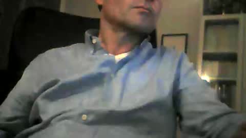 Snapshot of cheekycharm chatting on 11/18/25, 12:49 cheekycharm online show from 11/18/25, 12:49