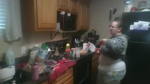 cheekychick420 online show from 12/14/25, 04:01