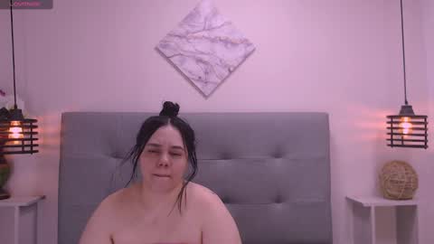 Snapshot of cheelsea_ chatting on 12/08/24, 06:01 cheelsea_ online show from 12/08/24, 06:01