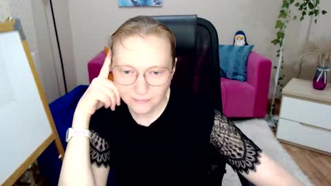 Snapshot of cheerful_madam1 chatting on 04/26/26, 09:51 cheerful_madam1 online show from 04/26/26, 09:51