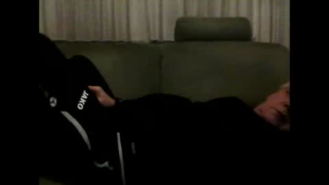 Snapshot of cheesy4444 chatting on 02/04/25, 09:31 Tom online show from 02/04/25, 09:31