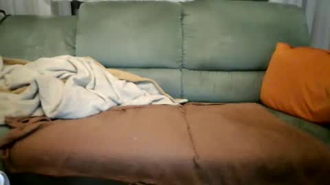 Snapshot of cheesy4444 chatting on 11/27/25, 10:56 Tom online show from 11/27/25, 10:56