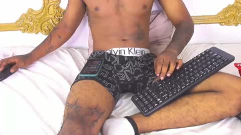 Snapshot of cheeto_333 chatting on 02/12/25, 10:03 Cheeto online show from 02/12/25, 10:03