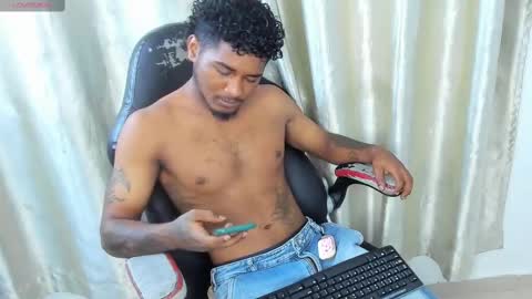 Snapshot of cheeto_333 chatting on 03/04/25, 04:06 Cheeto online show from 03/04/25, 04:06