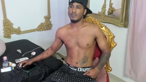 Snapshot of cheeto_333 chatting on 03/06/25, 07:36 Cheeto online show from 03/06/25, 07:36