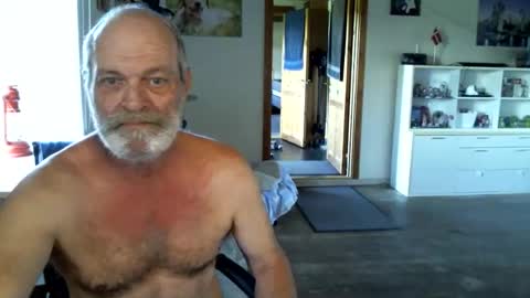 Snapshot of chefben666 chatting on 10/08/25, 06:55 chefben666 online show from 10/08/25, 06:55