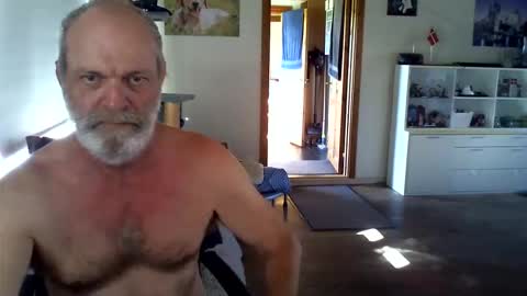 Snapshot of chefben666 chatting on 10/14/25, 10:27 chefben666 online show from 10/14/25, 10:27