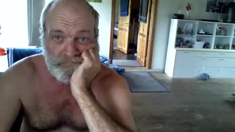 Snapshot of chefben666 chatting on 11/05/25, 11:43 chefben666 online show from 11/05/25, 11:43