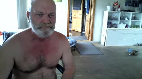 Snapshot of chefben666 chatting on 04/18/26, 07:45 chefben666 online show from 04/18/26, 07:45