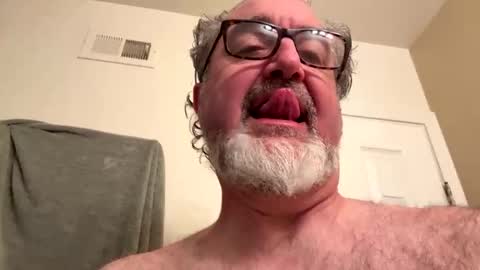 Snapshot of chefsd chatting on 02/14/26, 01:19 Chef online show from 02/14/26, 01:19